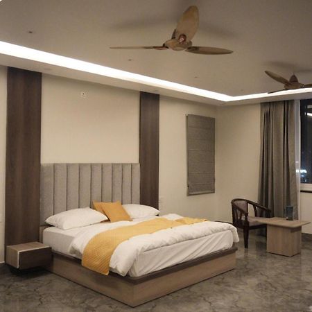 Hotel Harry Ришикеш Экстерьер фото