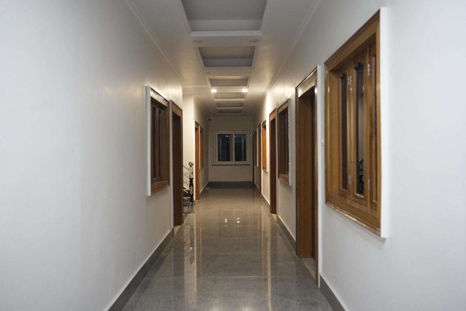 Hotel Harry Ришикеш Экстерьер фото